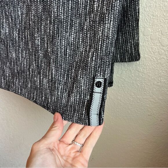 Lululemon Vinyasa Scarf
Coco Pique Black White - Picture 8 of 8